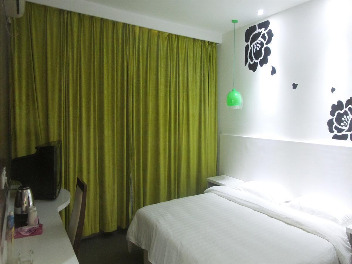 V8 Hotel Xilang Subway Branch Quảng Châu Ngoại thất bức ảnh